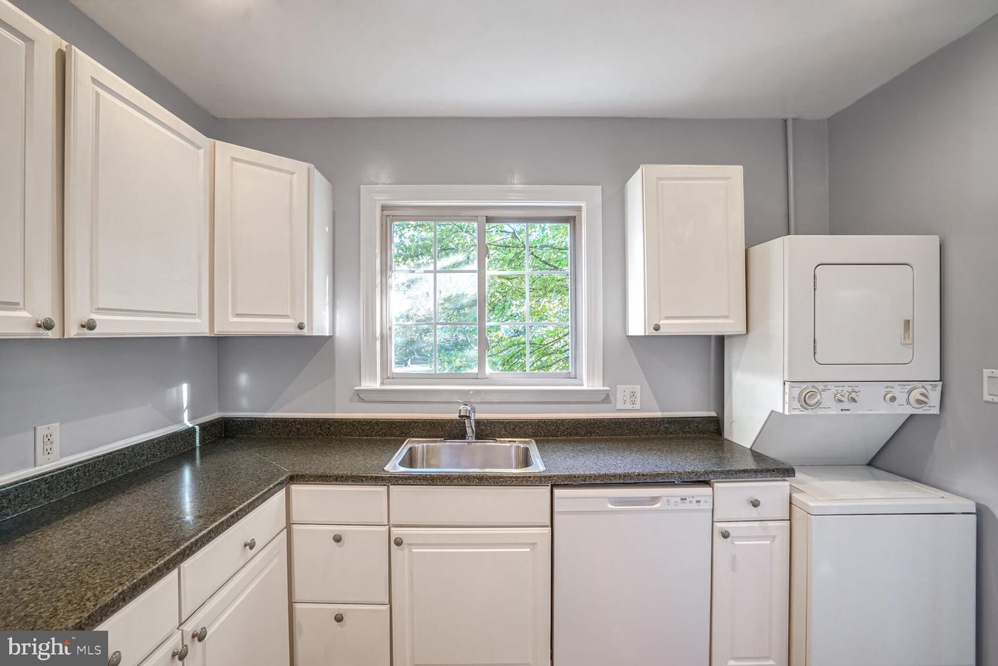 3318 CORYELL LN, ALEXANDRIA, Virginia 22302, 1 Bedroom Bedrooms, ,1 BathroomBathrooms,Residential,For sale,3318 CORYELL LN,VAAX2039118 MLS # VAAX2039118