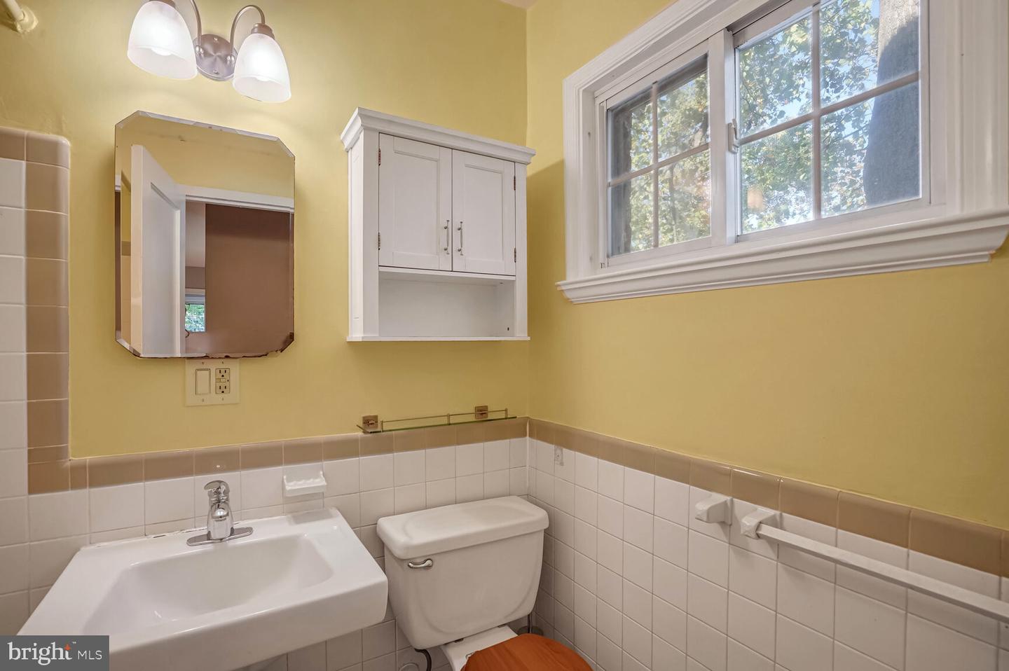 3318 CORYELL LN, ALEXANDRIA, Virginia 22302, 1 Bedroom Bedrooms, ,1 BathroomBathrooms,Residential,For sale,3318 CORYELL LN,VAAX2039118 MLS # VAAX2039118