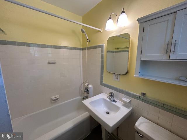 3318 CORYELL LN, ALEXANDRIA, Virginia 22302, 1 Bedroom Bedrooms, ,1 BathroomBathrooms,Residential,For sale,3318 CORYELL LN,VAAX2039118 MLS # VAAX2039118