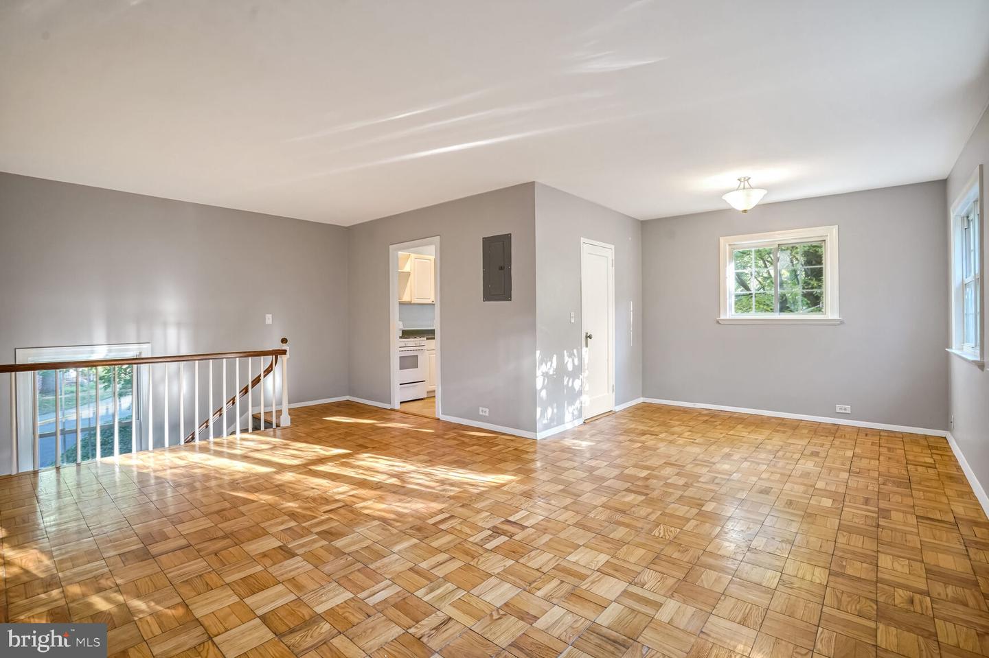 3318 CORYELL LN, ALEXANDRIA, Virginia 22302, 1 Bedroom Bedrooms, ,1 BathroomBathrooms,Residential,For sale,3318 CORYELL LN,VAAX2039118 MLS # VAAX2039118