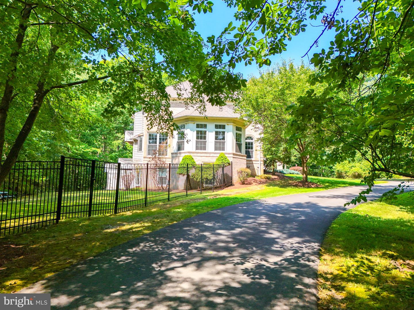 5300 CHANDLEY FARM CIR, CENTREVILLE, Virginia 20120, 5 Bedrooms Bedrooms, ,4 BathroomsBathrooms,Residential,For sale,5300 CHANDLEY FARM CIR,VAFX2207732 MLS # VAFX2207732