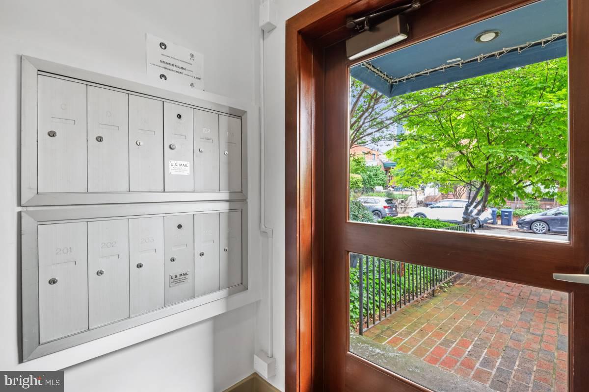 1363 K ST SE #D, WASHINGTON, District Of Columbia 20003, 1 Bedroom Bedrooms, ,1 BathroomBathrooms,Residential,For sale,1363 K ST SE #D,DCDC2166224 MLS # DCDC2166224