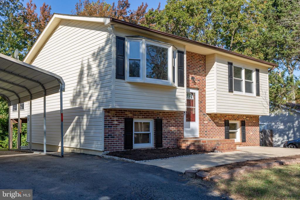 10 SCHOOLER CT, FREDERICKSBURG, Virginia 22407, 4 Bedrooms Bedrooms, ,2 BathroomsBathrooms,Residential,MILL GARDEN,10 SCHOOLER CT,VASP2028780 MLS # VASP2028780