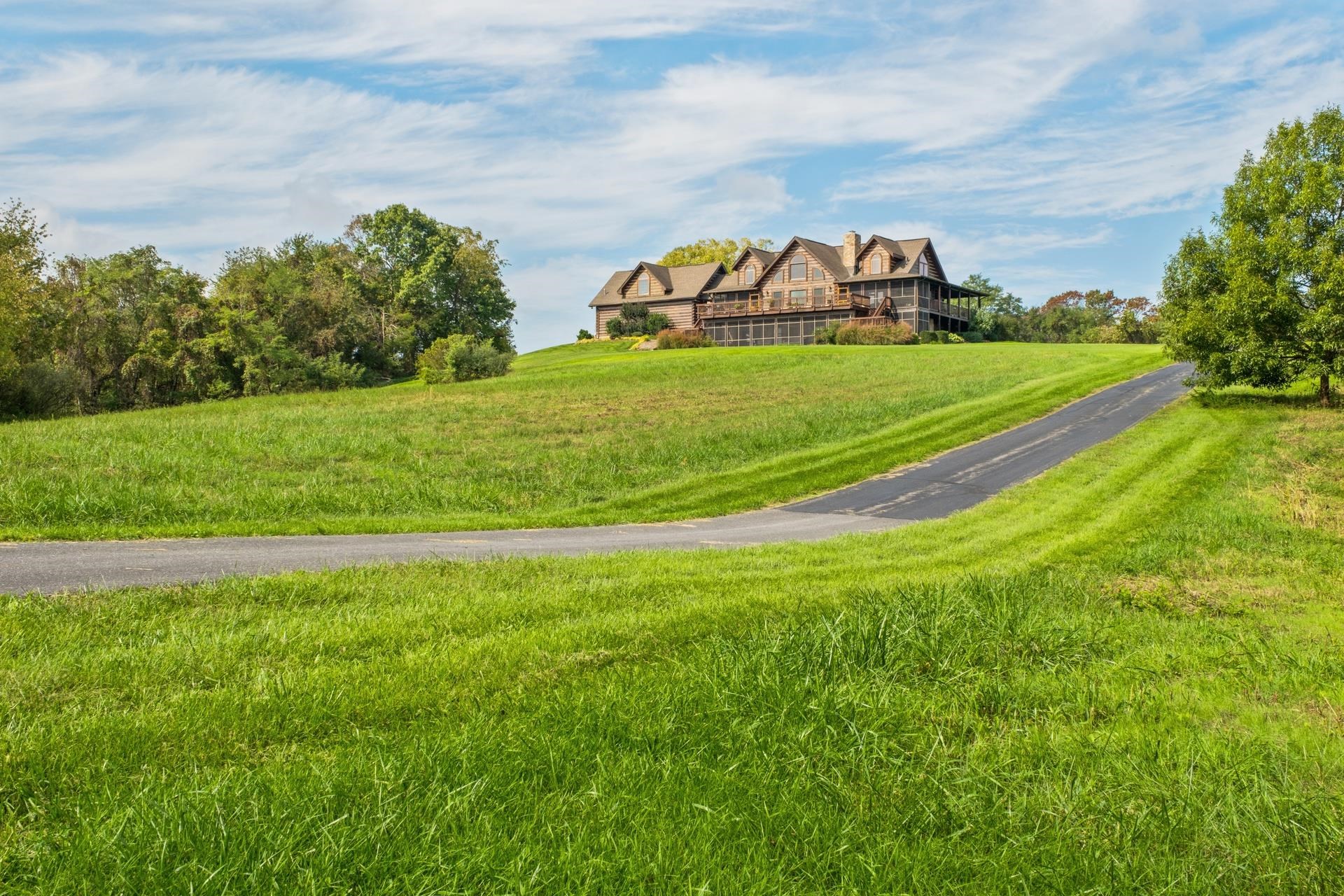 945 NEESE LN, NEW MARKET, Virginia 22844, 4 Bedrooms Bedrooms, ,4 BathroomsBathrooms,Residential,Whiteford Farm,945 NEESE LN,658233 MLS # 658233