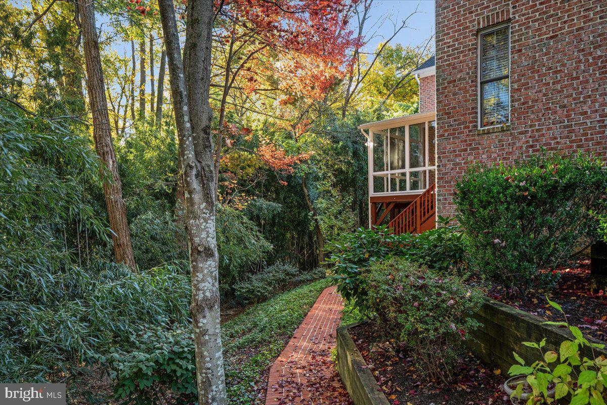 3399 ANNANDALE, FALLS CHURCH, Virginia 22042, 6 Bedrooms Bedrooms, ,4 BathroomsBathrooms,Residential,For sale,3399 ANNANDALE,VAFX2203886 MLS # VAFX2203886