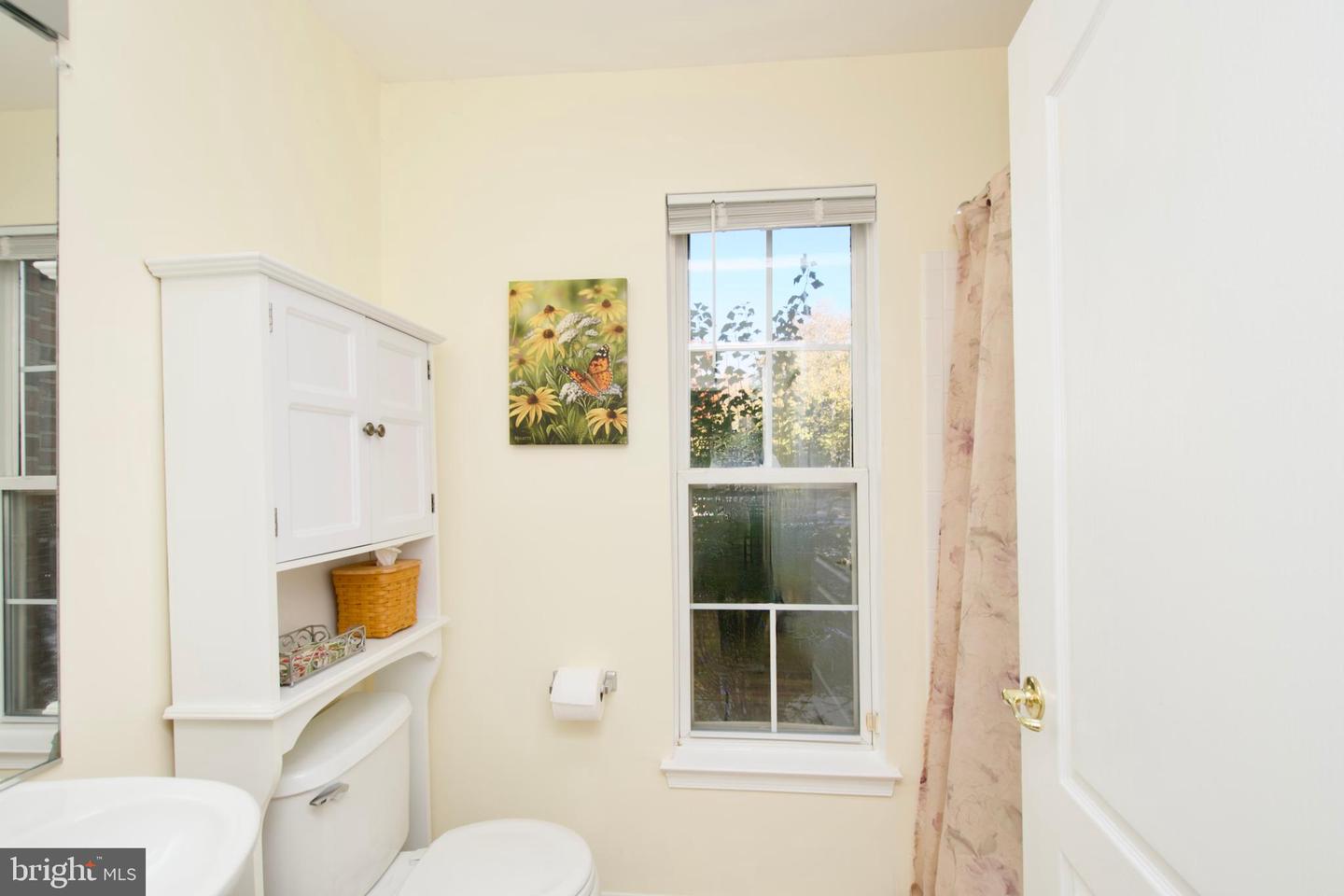 6603-D THACKWELL WAY #D, ALEXANDRIA, Virginia 22315, 2 Bedrooms Bedrooms, ,2 BathroomsBathrooms,Residential,For sale,6603-D THACKWELL WAY #D,VAFX2206372 MLS # VAFX2206372