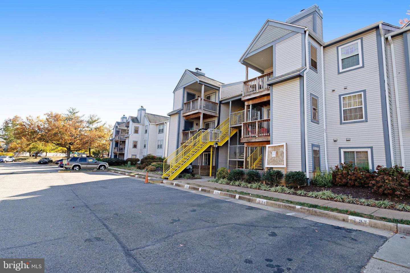 6921-C VICTORIA DR #6921-C, ALEXANDRIA, Virginia 22310, 2 Bedrooms Bedrooms, 4 Rooms Rooms,2 BathroomsBathrooms,Residential,For sale,6921-C VICTORIA DR #6921-C,VAFX2207360 MLS # VAFX2207360