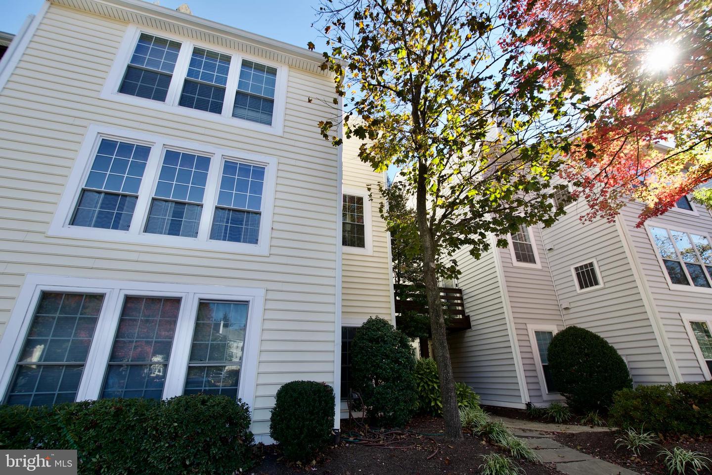 10066 OAKTON TERRACE RD #10066, OAKTON, Virginia 22124, 2 Bedrooms Bedrooms, ,2 BathroomsBathrooms,Residential,For sale,10066 OAKTON TERRACE RD #10066,VAFX2207380 MLS # VAFX2207380