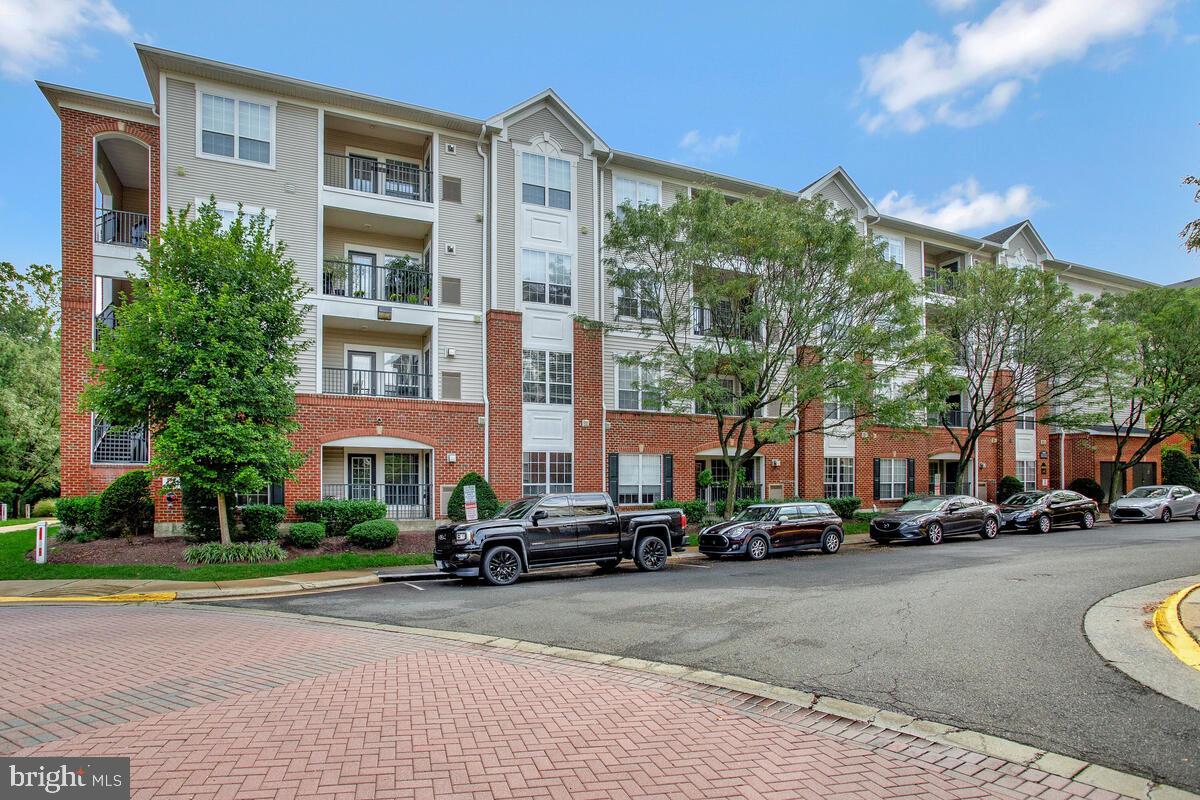 4860 EISENHOWER AVE #276, ALEXANDRIA, Virginia 22304, 2 Bedrooms Bedrooms, ,2 BathroomsBathrooms,Residential,For sale,4860 EISENHOWER AVE #276,VAAX2039146 MLS # VAAX2039146