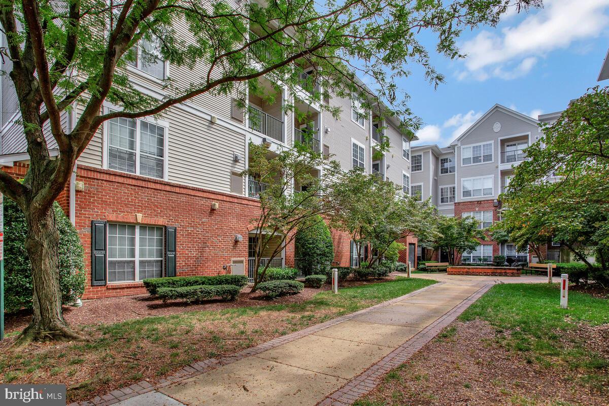 4860 EISENHOWER AVE #276, ALEXANDRIA, Virginia 22304, 2 Bedrooms Bedrooms, ,2 BathroomsBathrooms,Residential,For sale,4860 EISENHOWER AVE #276,VAAX2039146 MLS # VAAX2039146