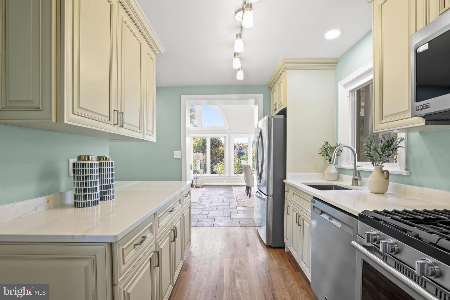 2924 BRYAN ST, ALEXANDRIA, Virginia 22302, 3 Bedrooms Bedrooms, ,2 BathroomsBathrooms,Residential,For sale,2924 BRYAN ST,VAAX2039072 MLS # VAAX2039072