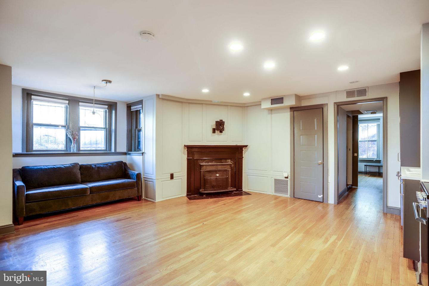 1 D ST SE, WASHINGTON, District Of Columbia 20003, 3 Bedrooms Bedrooms, ,3 BathroomsBathrooms,Residential,For sale,1 D ST SE,DCDC2166288 MLS # DCDC2166288