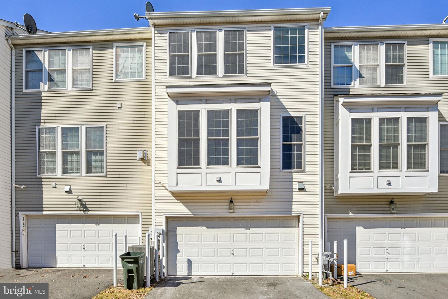 2507 BRONZE STONE PL, HERNDON, Virginia 20171, 3 Bedrooms Bedrooms, ,2 BathroomsBathrooms,Residential,For sale,2507 BRONZE STONE PL,VAFX2207584 MLS # VAFX2207584