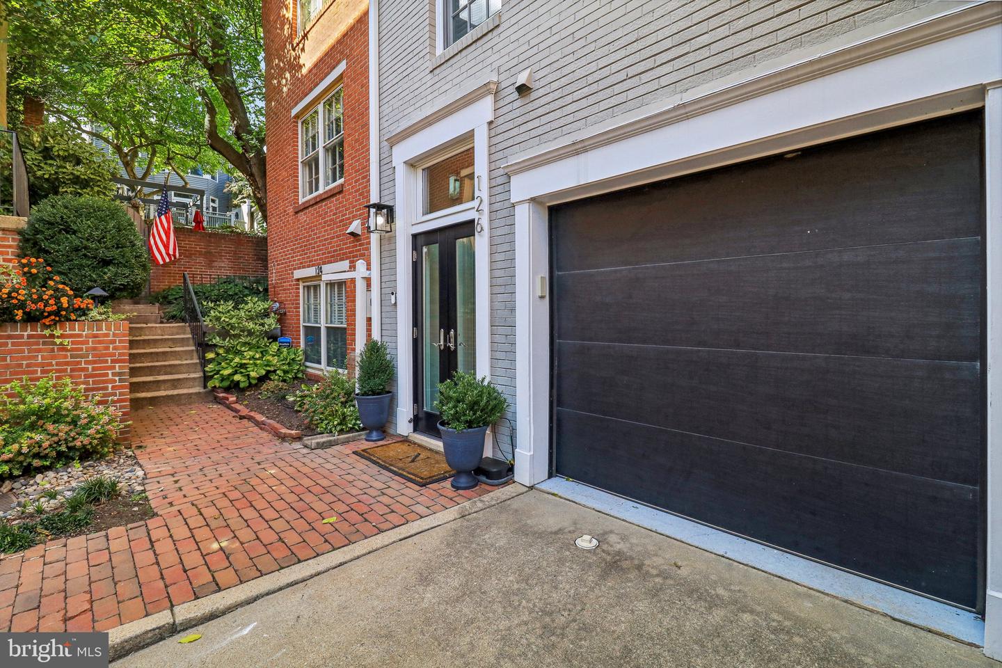 126 WATERFORD PL, ALEXANDRIA, Virginia 22314, 3 Bedrooms Bedrooms, ,3 BathroomsBathrooms,Residential,For sale,126 WATERFORD PL,VAAX2039148 MLS # VAAX2039148