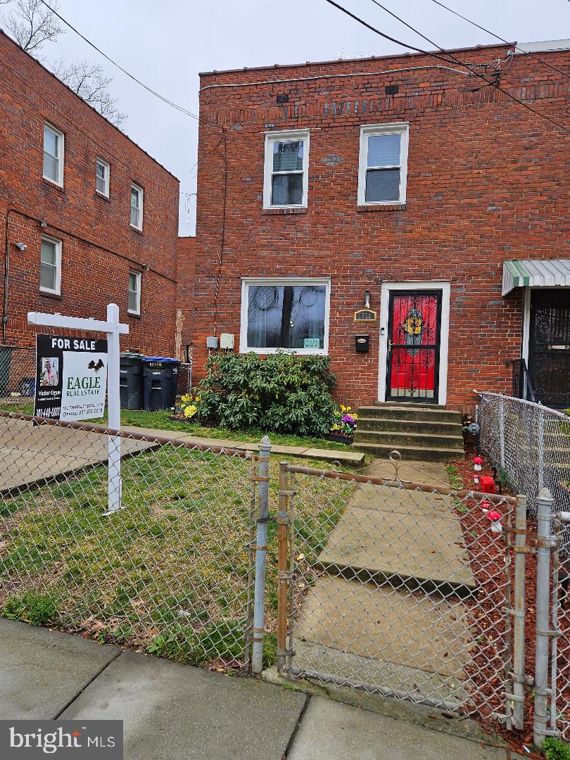 1811 ERIE ST SE, WASHINGTON, District Of Columbia 20020, 3 Bedrooms Bedrooms, ,2 BathroomsBathrooms,Residential,For sale,1811 ERIE ST SE,DCDC2153176 MLS # DCDC2153176