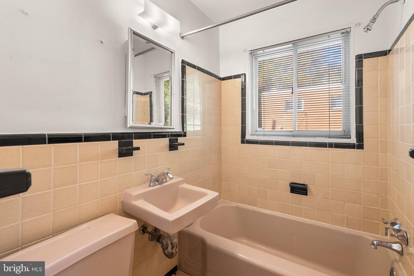 4120 18TH ST NE, WASHINGTON, District Of Columbia 20018, 3 Bedrooms Bedrooms, ,1 BathroomBathrooms,Residential,For sale,4120 18TH ST NE,DCDC2163334 MLS # DCDC2163334