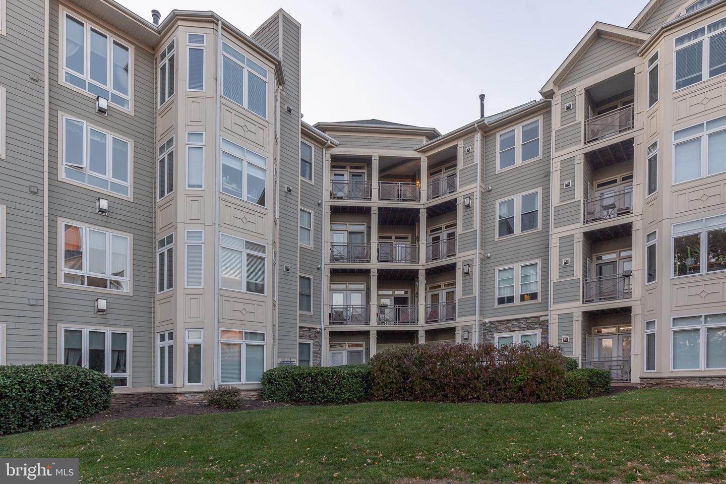 1601 LADUE CT #402, WOODBRIDGE, Virginia 22191, 2 Bedrooms Bedrooms, ,2 BathroomsBathrooms,Residential,For sale,1601 LADUE CT #402,VAPW2081760 MLS # VAPW2081760