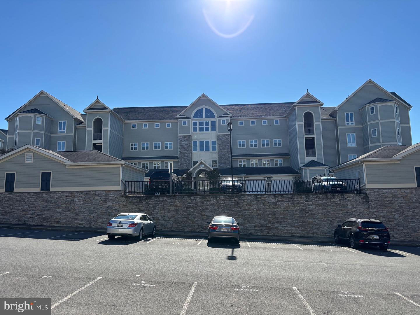 1601 LADUE CT #402, WOODBRIDGE, Virginia 22191, 2 Bedrooms Bedrooms, ,2 BathroomsBathrooms,Residential,For sale,1601 LADUE CT #402,VAPW2081760 MLS # VAPW2081760