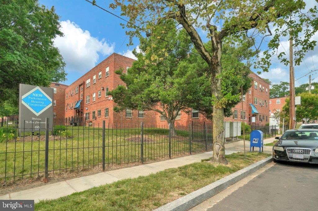 2900 POMEROY SE #101, WASHINGTON, District Of Columbia 20020, 1 Bedroom Bedrooms, 5 Rooms Rooms,1 BathroomBathrooms,Residential,For sale,2900 POMEROY SE #101,DCDC2165966 MLS # DCDC2165966