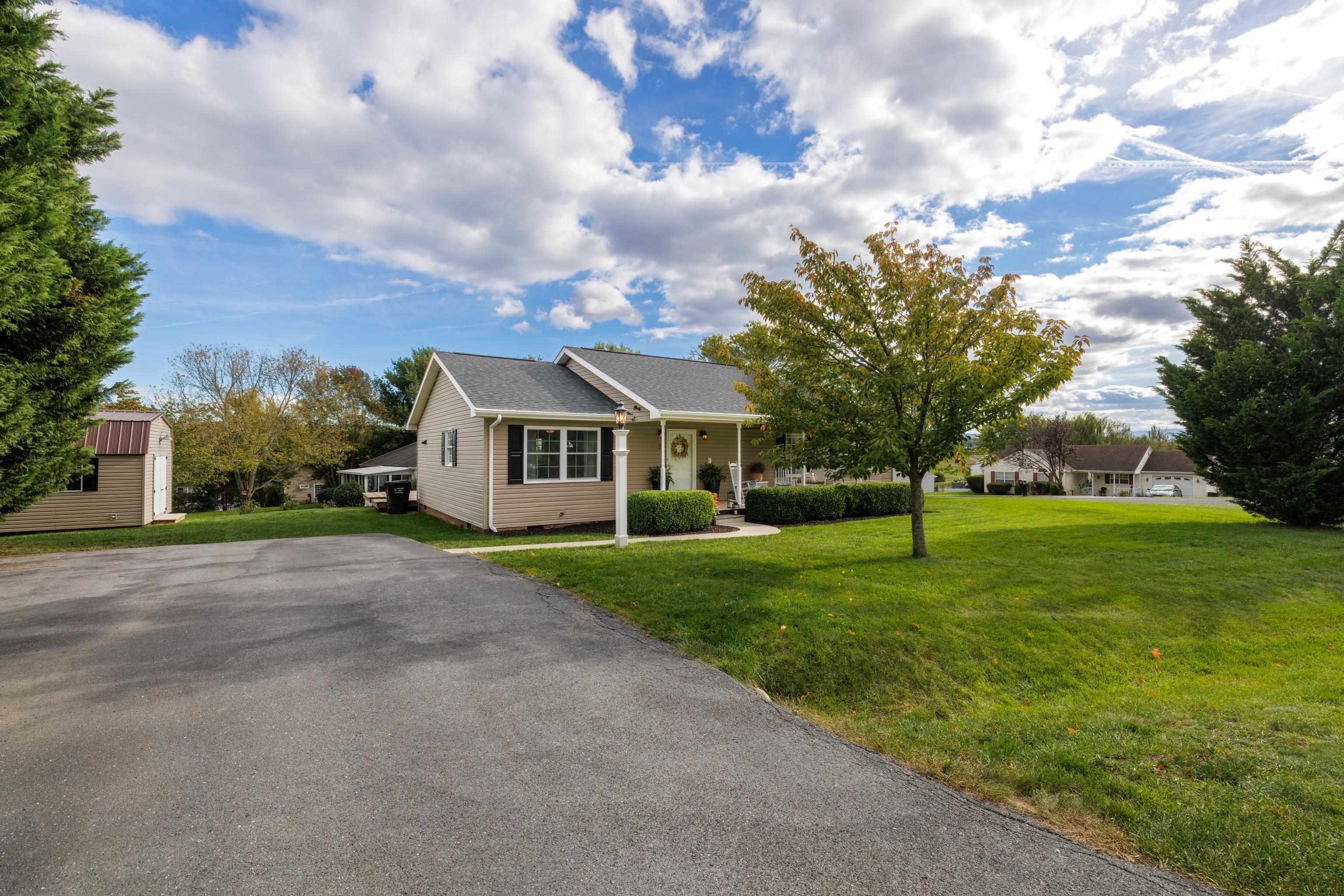 7 LOGAN LN, FISHERSVILLE, Virginia 22939, 3 Bedrooms Bedrooms, ,2 BathroomsBathrooms,Residential,7 LOGAN LN,658250 MLS # 658250