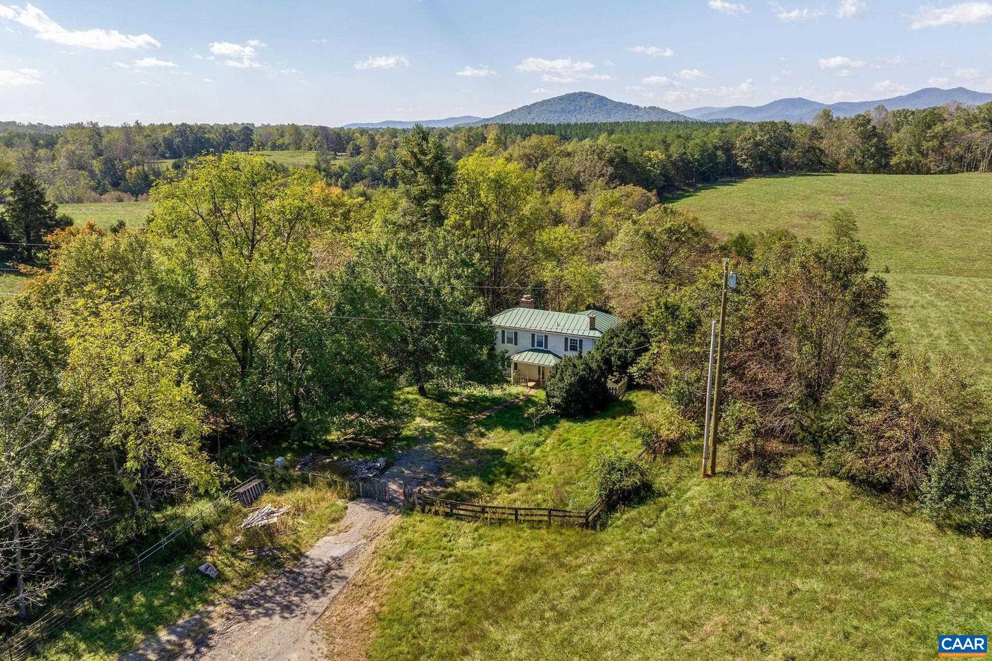 955 SIMMONS GAP RD, DYKE, Virginia 22935, 4 Bedrooms Bedrooms, ,1 BathroomBathrooms,Farm,For sale,955 SIMMONS GAP RD,658277 MLS # 658277