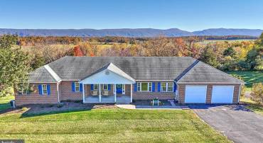 362 FAIRVIEW CIR, WOODSTOCK, Virginia 22664, 3 Bedrooms Bedrooms, ,2 BathroomsBathrooms,Residential,For sale,362 FAIRVIEW CIR,VASH2009700 MLS # VASH2009700