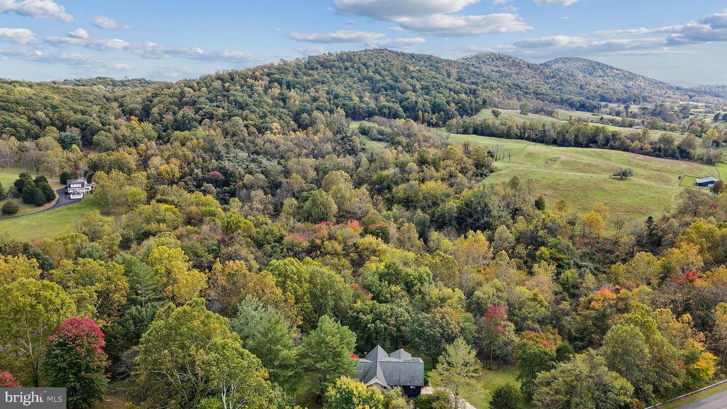 10551 COBBLER VALLEY LN, DELAPLANE, Virginia 20144, 3 Bedrooms Bedrooms, ,3 BathroomsBathrooms,Residential,For sale,10551 COBBLER VALLEY LN,VAFQ2014514 MLS # VAFQ2014514