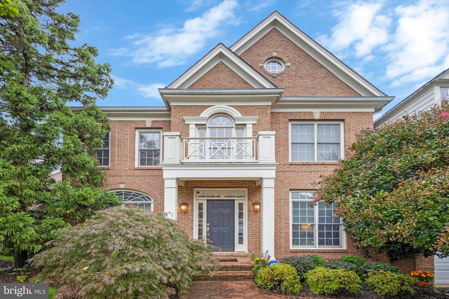 3817 DANIELS RUN CT., FAIRFAX, Virginia 22030, 5 Bedrooms Bedrooms, ,4 BathroomsBathrooms,Residential,For sale,3817 DANIELS RUN CT.,VAFX2208112 MLS # VAFX2208112