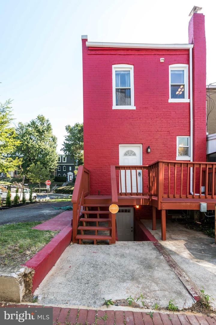 1940 2ND ST NE, WASHINGTON, District Of Columbia 20002, 3 Bedrooms Bedrooms, ,3 BathroomsBathrooms,Residential,For sale,1940 2ND ST NE,DCDC2166562 MLS # DCDC2166562