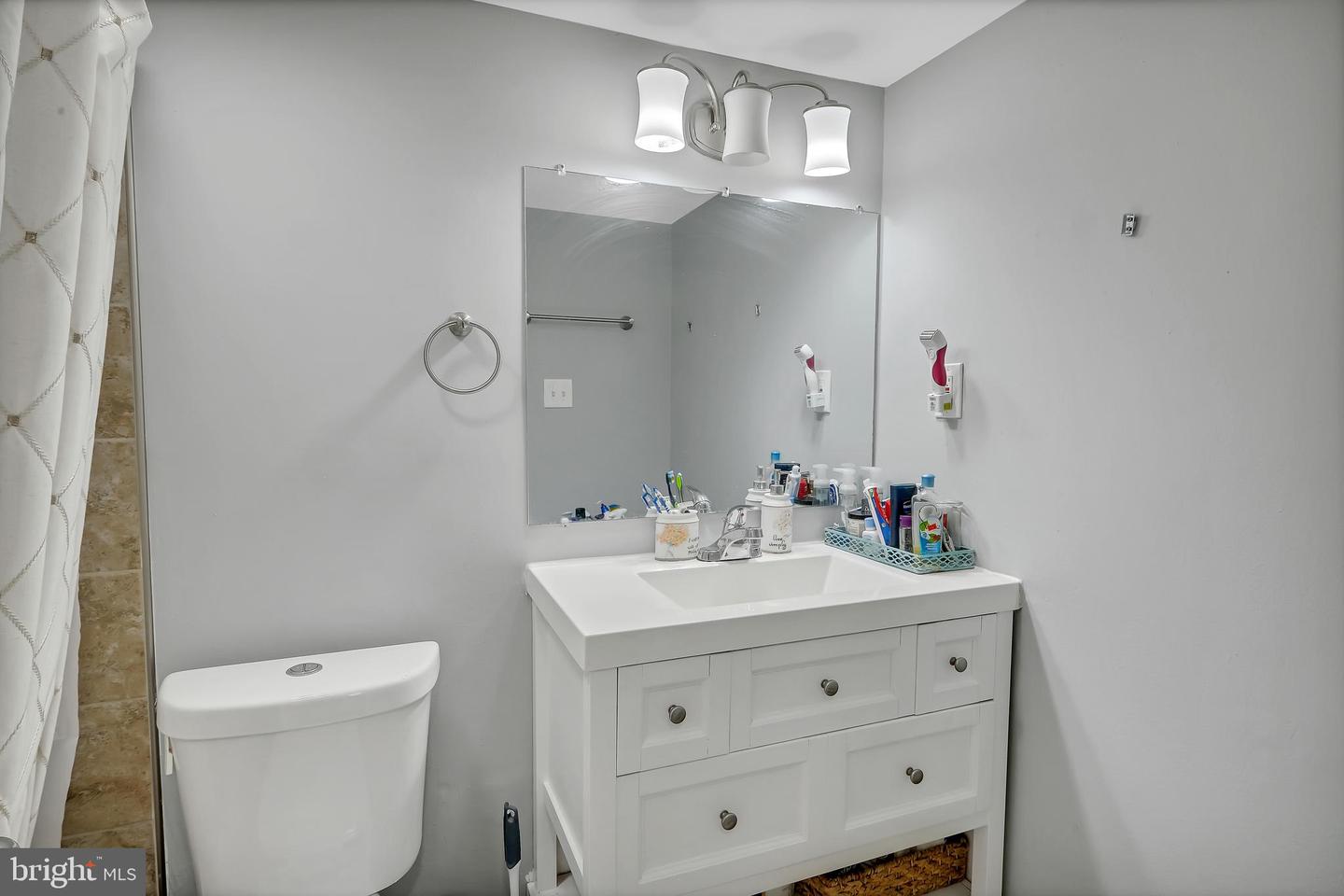 511 N ARMISTEAD ST #202, ALEXANDRIA, Virginia 22312, 3 Bedrooms Bedrooms, ,2 BathroomsBathrooms,Residential,For sale,511 N ARMISTEAD ST #202,VAAX2035696 MLS # VAAX2035696