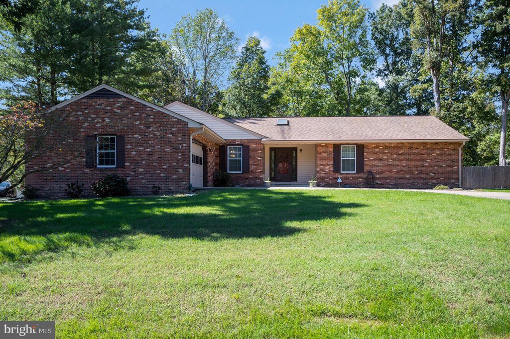 2015 MERRYMOUNT DR, FREDERICKSBURG, Virginia 22407, 4 Bedrooms Bedrooms, ,2 BathroomsBathrooms,Residential,BREEZEWOOD,2015 MERRYMOUNT DR,VASP2028450 MLS # VASP2028450