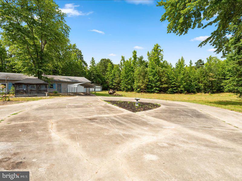 9500 HICKORY RD, SOUTH CHESTERFIELD, Virginia 23803, 4 Bedrooms Bedrooms, ,3 BathroomsBathrooms,Residential,For sale,9500 HICKORY RD,VACF2000918 MLS # VACF2000918