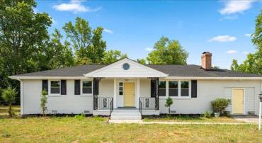 9500 HICKORY RD, SOUTH CHESTERFIELD, Virginia 23803, 4 Bedrooms Bedrooms, ,3 BathroomsBathrooms,Residential,For sale,9500 HICKORY RD,VACF2000918 MLS # VACF2000918