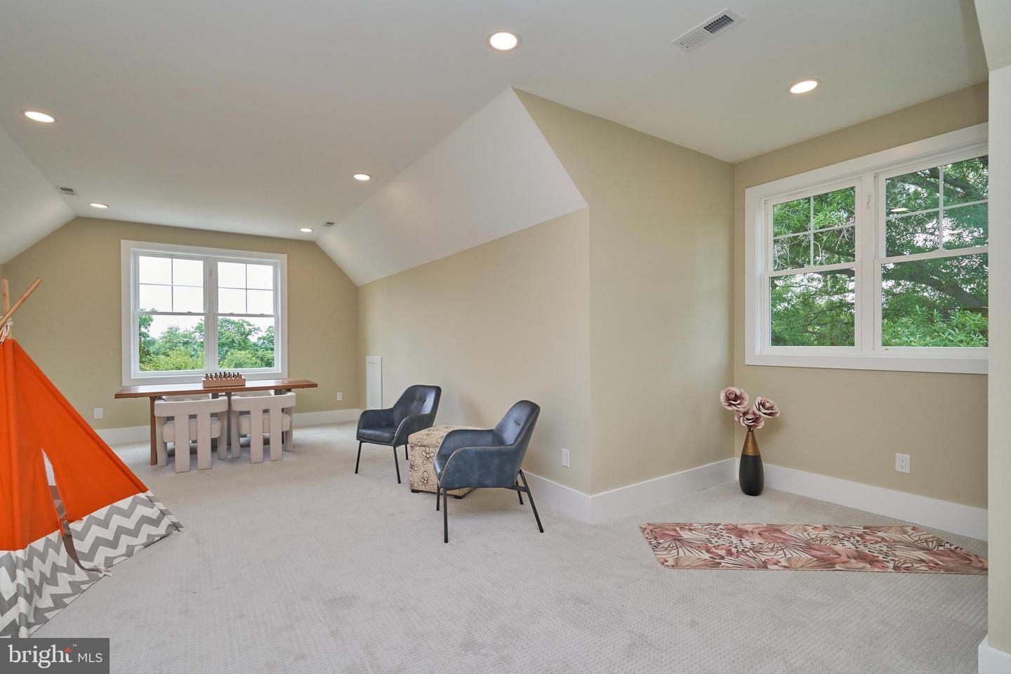 7017 RIDGE DR, ALEXANDRIA, Virginia 22306, 5 Bedrooms Bedrooms, ,5 BathroomsBathrooms,Residential,For sale,7017 RIDGE DR,VAFX2208436 MLS # VAFX2208436