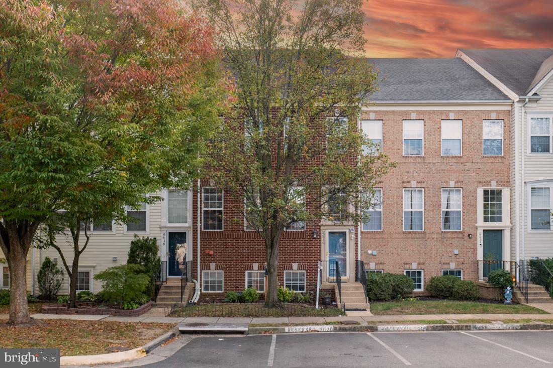 6616 CHARLES GREEN SQ, ALEXANDRIA, Virginia 22315, 4 Bedrooms Bedrooms, ,3 BathroomsBathrooms,Residential,For sale,6616 CHARLES GREEN SQ,VAFX2204434 MLS # VAFX2204434