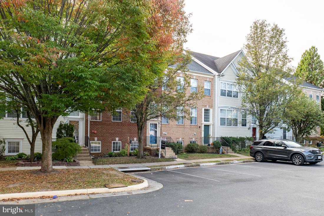 6616 CHARLES GREEN SQ, ALEXANDRIA, Virginia 22315, 4 Bedrooms Bedrooms, ,3 BathroomsBathrooms,Residential,For sale,6616 CHARLES GREEN SQ,VAFX2204434 MLS # VAFX2204434