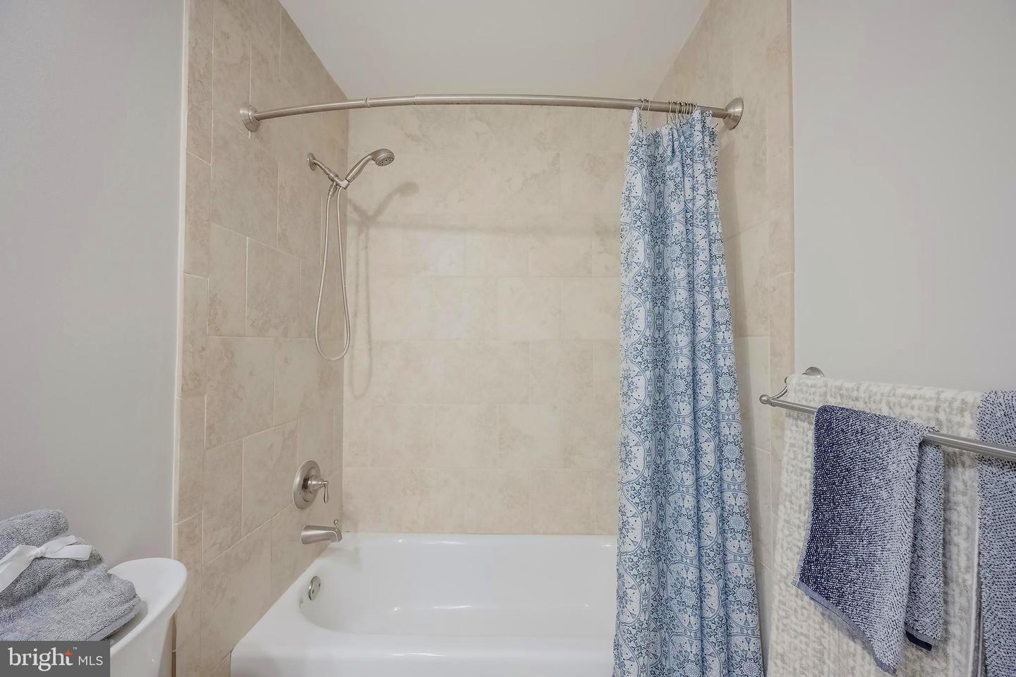 2217-B LOVEDALE LN #202A, RESTON, Virginia 20191, 2 Bedrooms Bedrooms, ,2 BathroomsBathrooms,Residential,For sale,2217-B LOVEDALE LN #202A,VAFX2202084 MLS # VAFX2202084