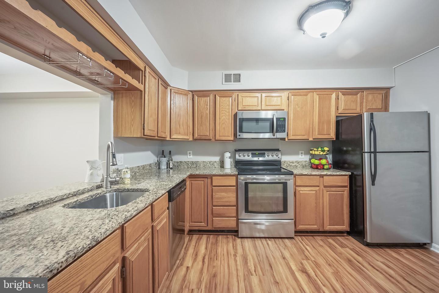 2217-B LOVEDALE LN #202A, RESTON, Virginia 20191, 2 Bedrooms Bedrooms, ,2 BathroomsBathrooms,Residential,For sale,2217-B LOVEDALE LN #202A,VAFX2202084 MLS # VAFX2202084