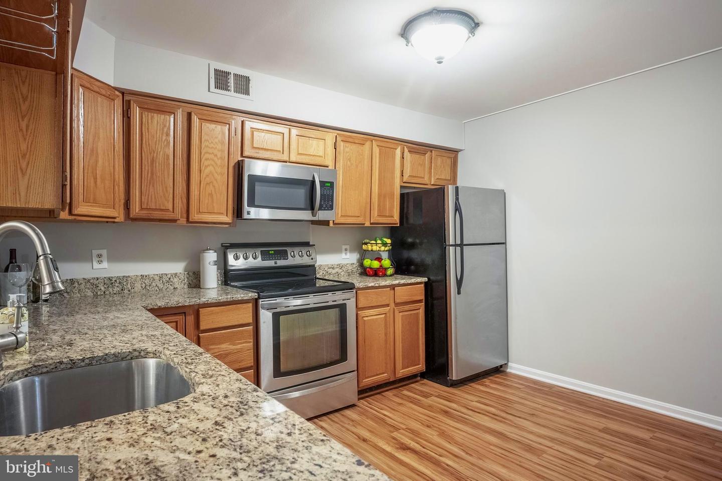 2217-B LOVEDALE LN #202A, RESTON, Virginia 20191, 2 Bedrooms Bedrooms, ,2 BathroomsBathrooms,Residential,For sale,2217-B LOVEDALE LN #202A,VAFX2202084 MLS # VAFX2202084