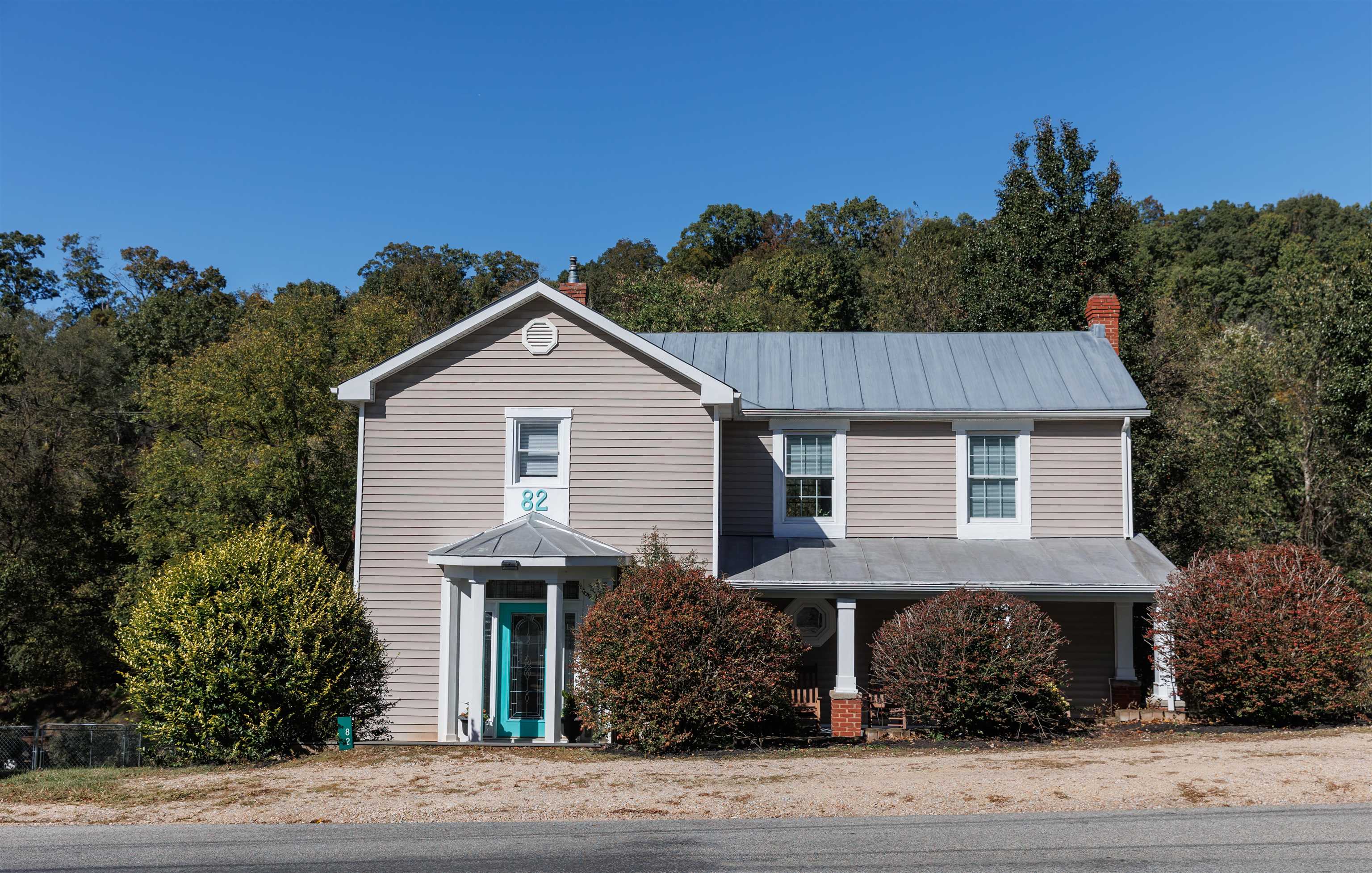 82 LLOYD TOLLEY RD, NATURAL BRIDGE STATION, Virginia 24579, 3 Bedrooms Bedrooms, ,1 BathroomBathrooms,Residential,82 LLOYD TOLLEY RD,658336 MLS # 658336