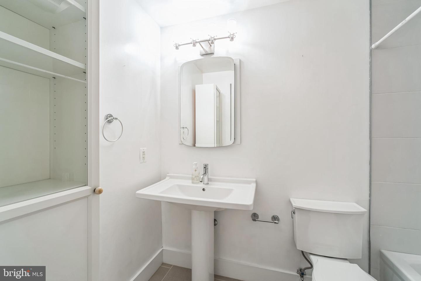 257 15TH ST SE #A, WASHINGTON, District Of Columbia 20003, 2 Bedrooms Bedrooms, ,2 BathroomsBathrooms,Residential,For sale,257 15TH ST SE #A,DCDC2162600 MLS # DCDC2162600