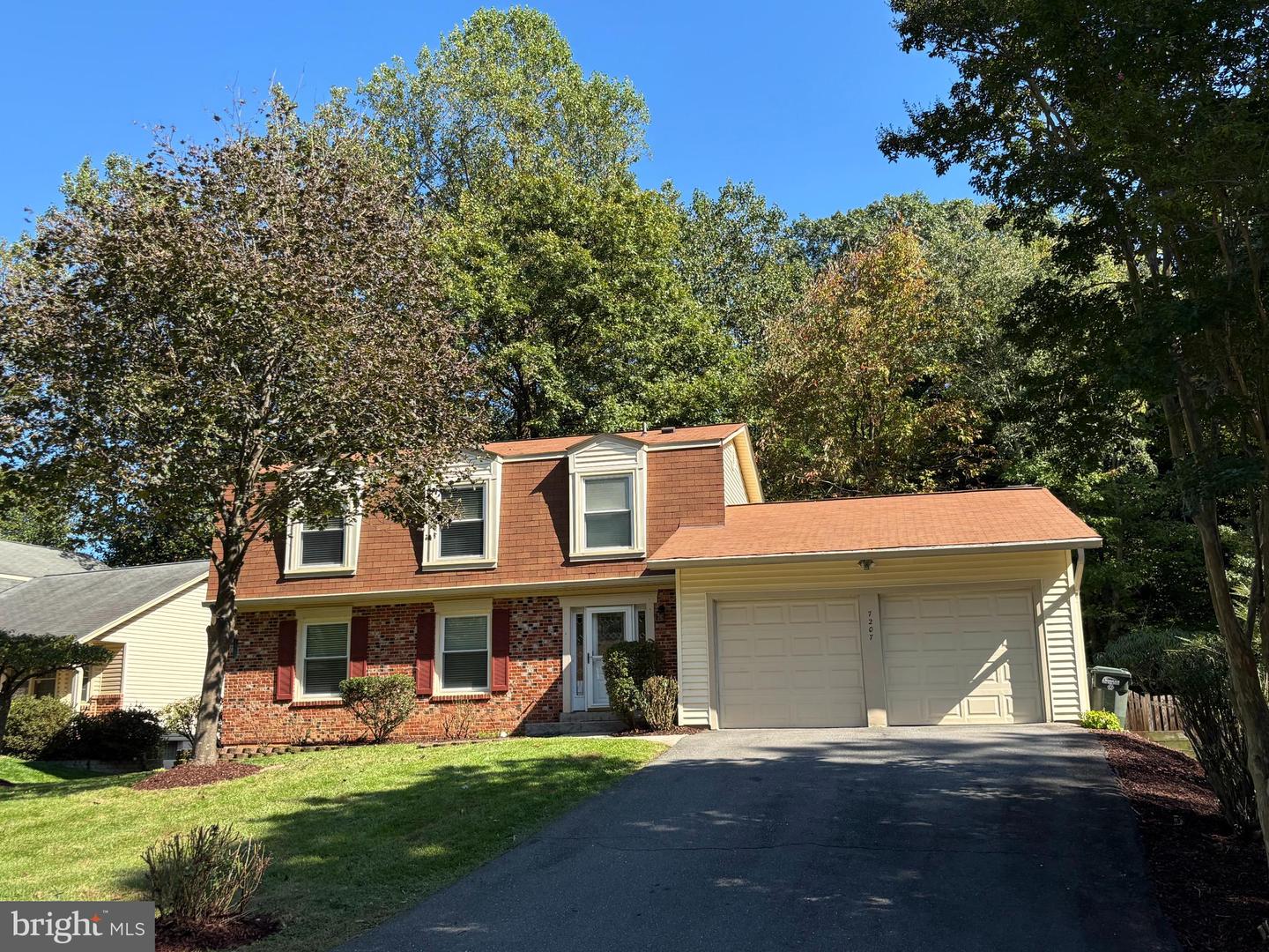 7207 FLOWER TUFT CT, SPRINGFIELD, Virginia 22153, 4 Bedrooms Bedrooms, ,3 BathroomsBathrooms,Residential,For sale,7207 FLOWER TUFT CT,VAFX2205220 MLS # VAFX2205220