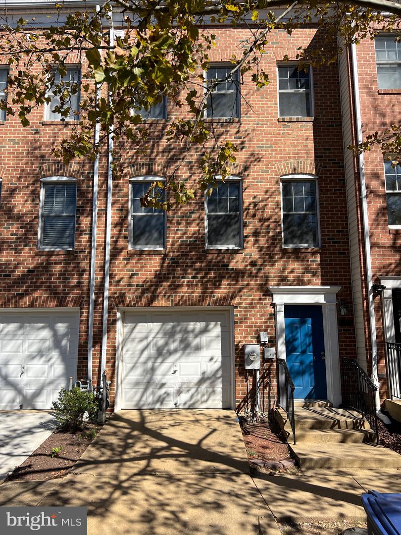 822 HR DR SE, WASHINGTON, District Of Columbia 20032, 3 Bedrooms Bedrooms, ,2 BathroomsBathrooms,Residential,For sale,822 HR DR SE,DCDC2163328 MLS # DCDC2163328