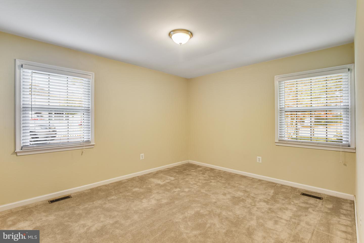 13040 MAPLE VIEW LN, FAIRFAX, Virginia 22033, 4 Bedrooms Bedrooms, ,3 BathroomsBathrooms,Residential,For sale,13040 MAPLE VIEW LN,VAFX2206634 MLS # VAFX2206634