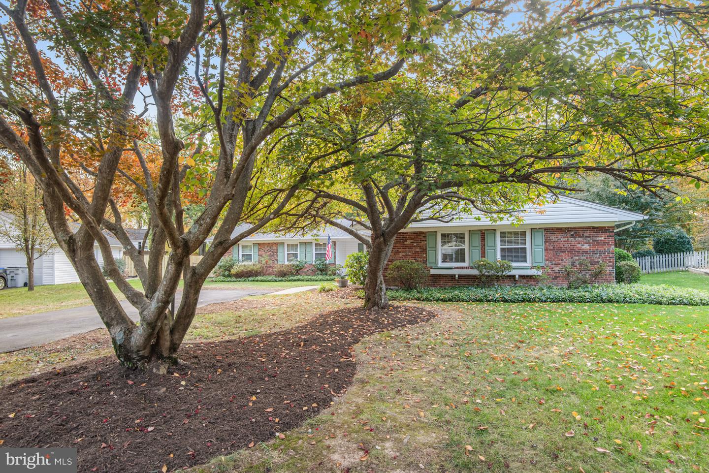 13040 MAPLE VIEW LN, FAIRFAX, Virginia 22033, 4 Bedrooms Bedrooms, ,3 BathroomsBathrooms,Residential,For sale,13040 MAPLE VIEW LN,VAFX2206634 MLS # VAFX2206634