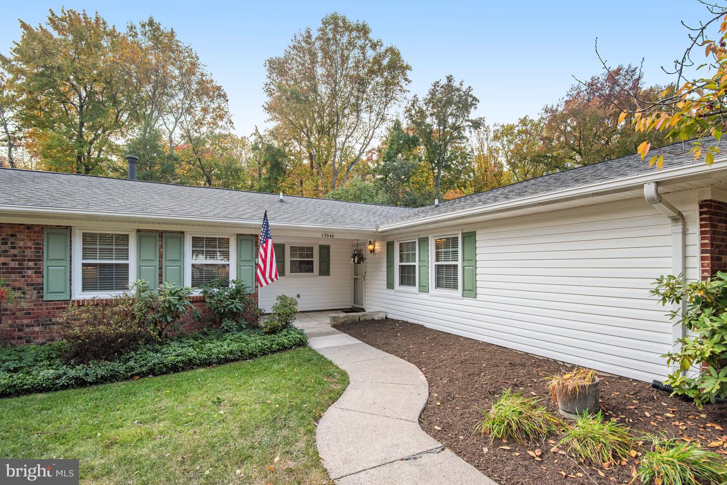 13040 MAPLE VIEW LN, FAIRFAX, Virginia 22033, 4 Bedrooms Bedrooms, ,3 BathroomsBathrooms,Residential,For sale,13040 MAPLE VIEW LN,VAFX2206634 MLS # VAFX2206634