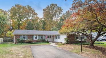 13040 MAPLE VIEW LN, FAIRFAX, Virginia 22033, 4 Bedrooms Bedrooms, ,3 BathroomsBathrooms,Residential,For sale,13040 MAPLE VIEW LN,VAFX2206634 MLS # VAFX2206634