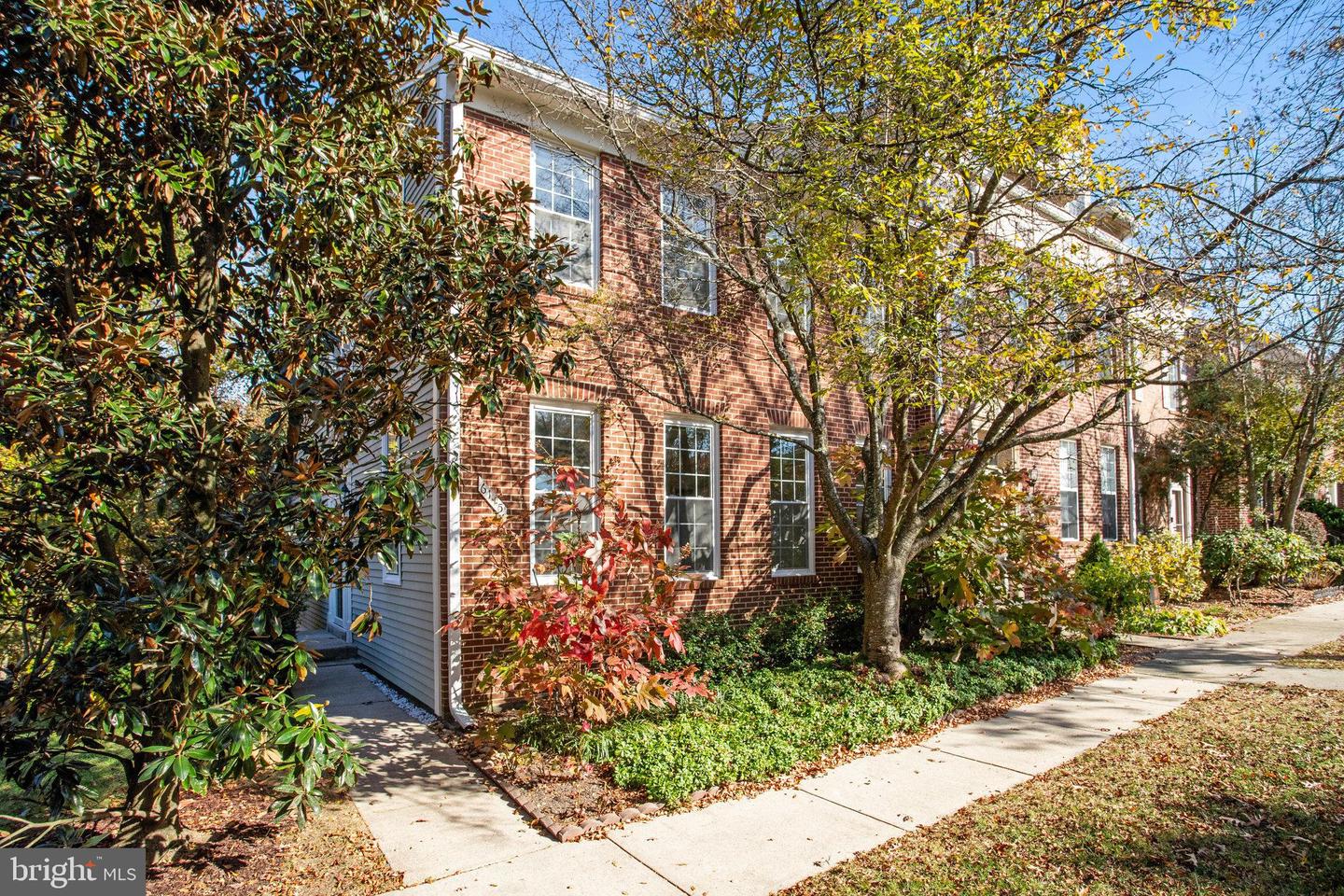 6115 DONIVAL SQ, ALEXANDRIA, Virginia 22315, 3 Bedrooms Bedrooms, ,3 BathroomsBathrooms,Residential,For sale,6115 DONIVAL SQ,VAFX2206800 MLS # VAFX2206800