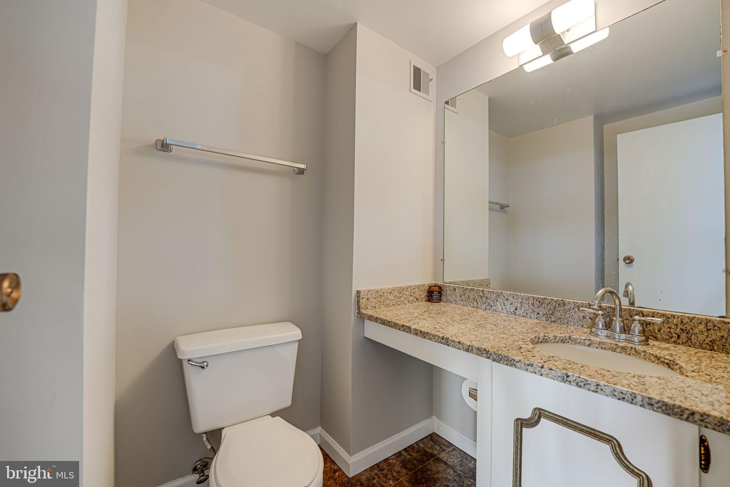 5500 HOLMES RUN PKWY #1514, ALEXANDRIA, Virginia 22304, 1 Bedroom Bedrooms, ,1 BathroomBathrooms,Residential,For sale,5500 HOLMES RUN PKWY #1514,VAAX2039116 MLS # VAAX2039116