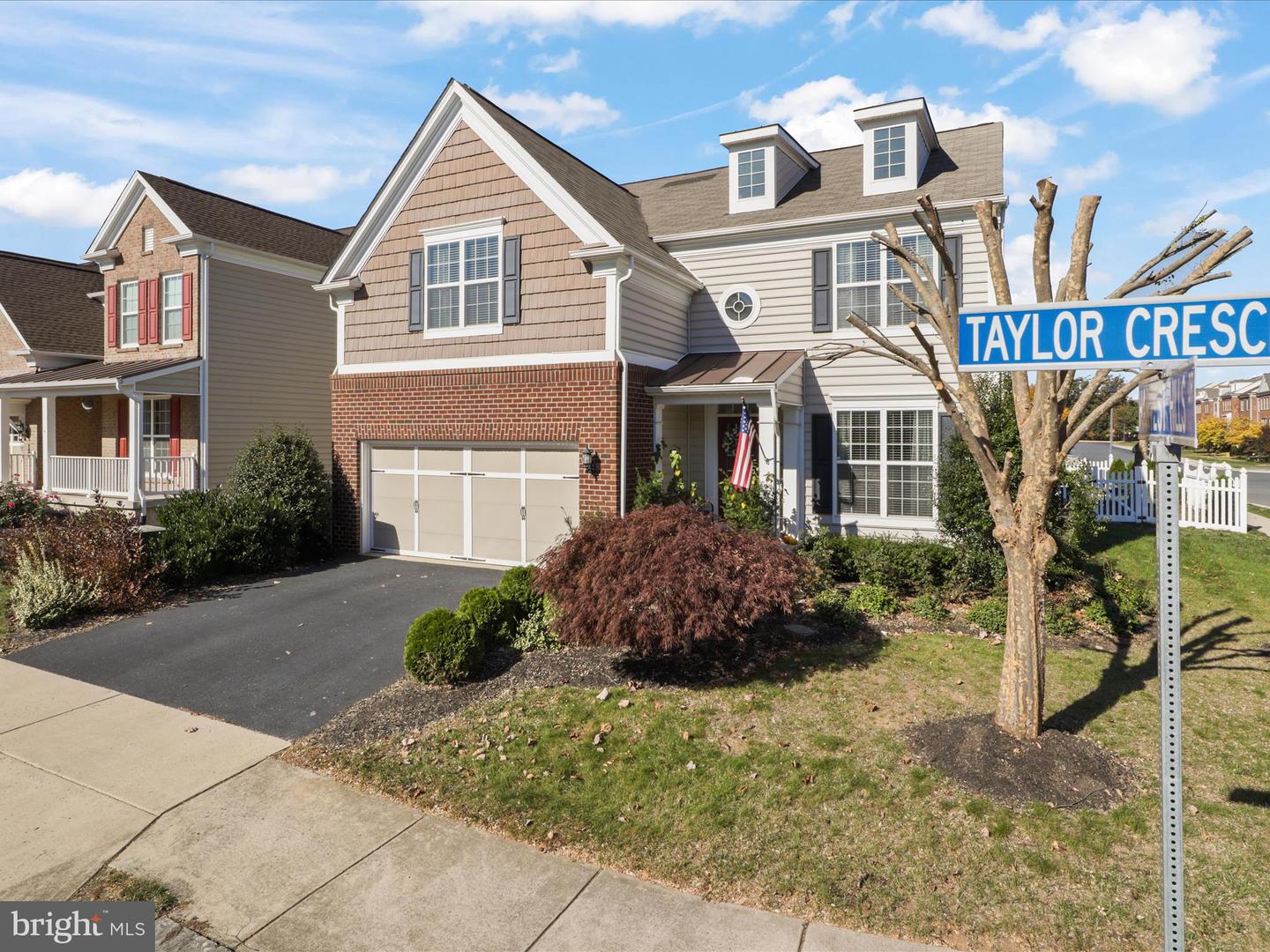 25527 TAYLOR CRESCENT DR, CHANTILLY, Virginia 20152, 6 Bedrooms Bedrooms, ,5 BathroomsBathrooms,Residential,For sale,25527 TAYLOR CRESCENT DR,VALO2082664 MLS # VALO2082664